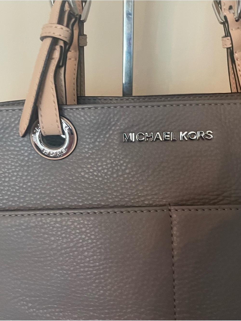 Michael Kors Bedford Pearl Grey Pebbled Leather Tote Bag EUC - Picture 2 of 9